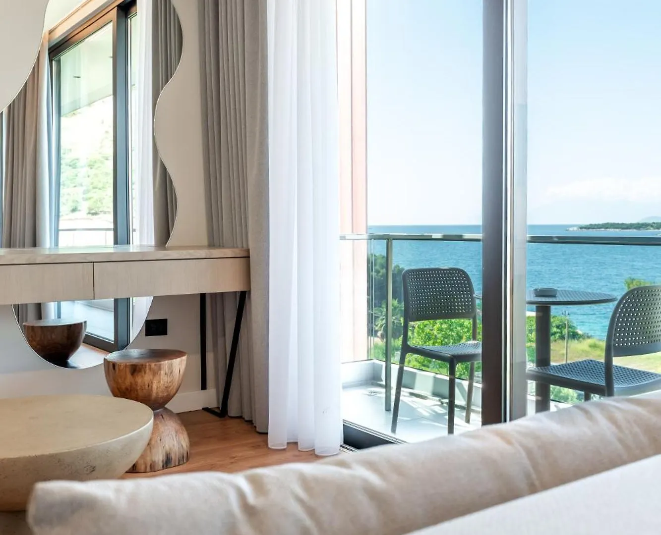 Euro Hotel Ksamil 4*,